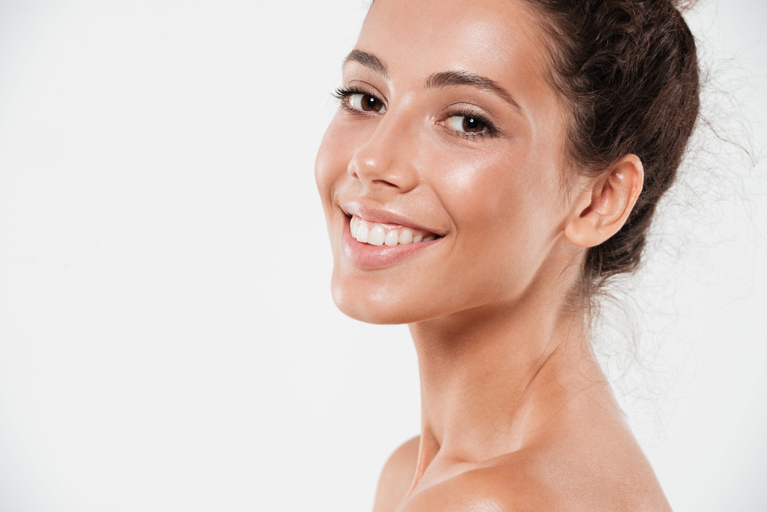 Why Dermaplaning Is the Most Ideal Exfoliant for Your Skin